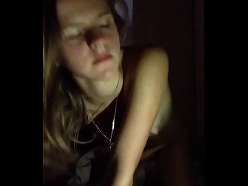 ❤️ Stúlka sjálfsfróar sér og kúrir ❌ Anal klám hjá okkur ❌️